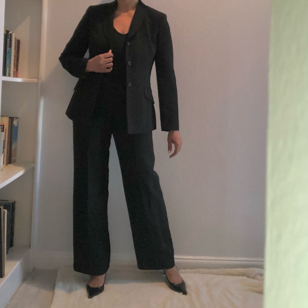 LE SUIT pinstriped suit